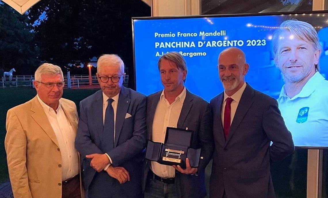 PREMIAZIONE PANCHINA D'ARGENTO PROFESSIONISTI STEFANO VECCHI