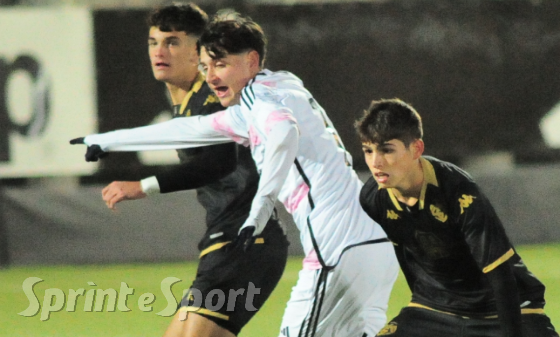 Under 17 A-B - Juventus-Spezia: L’arbitro non ferma il gioco e poi convalida il gol: successo tra le polemiche per i bianconeri 