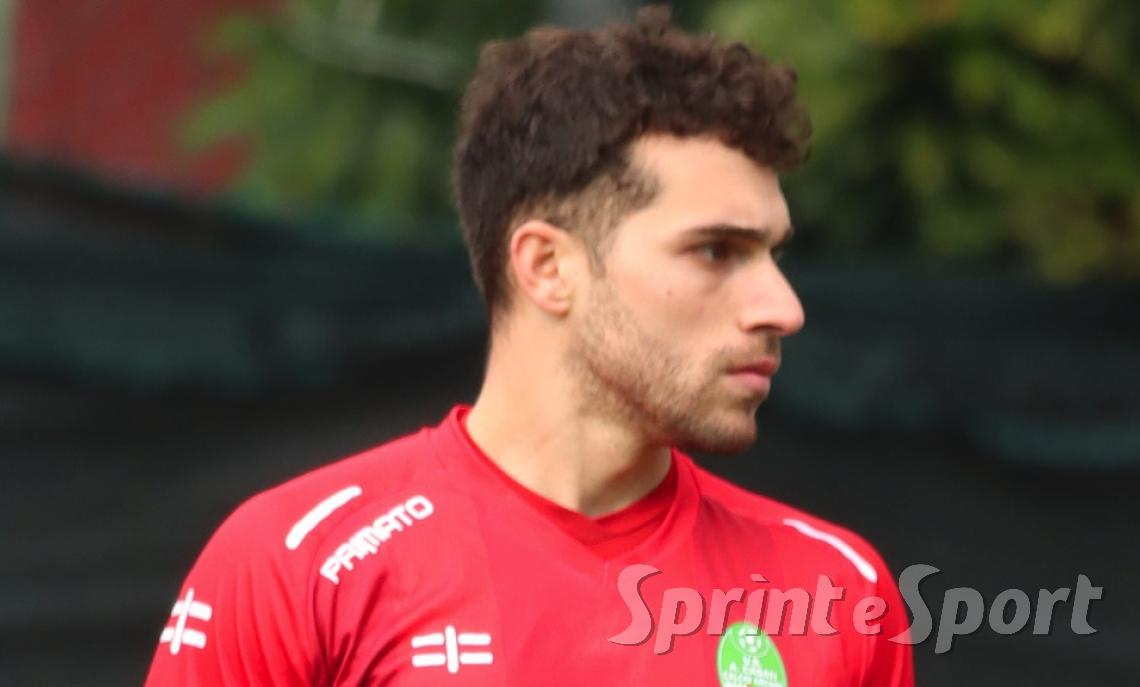 Una traversa clamorosa dopo 7 minuti e un miracolo del portiere all'ultimo secondo : la sfida più attesa del weekend regala 95 minuti al cardiopalma