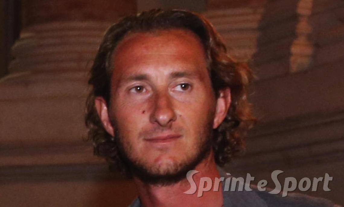 Due grandi piazze puntano sull'ex centrocampista di Serie A per rilanciarsi subito