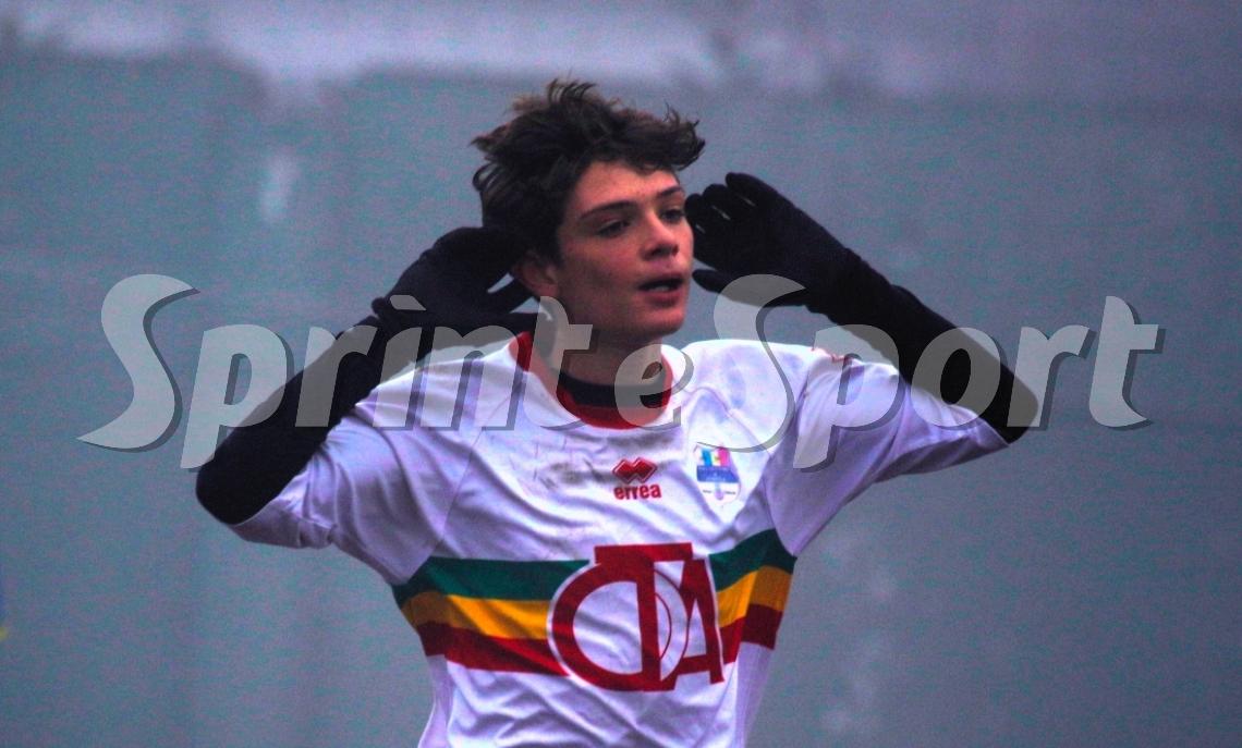 Mistero di mercato! Il fantasista ex campione regionale vicino alla firma, ma c'è l'incognita Prof