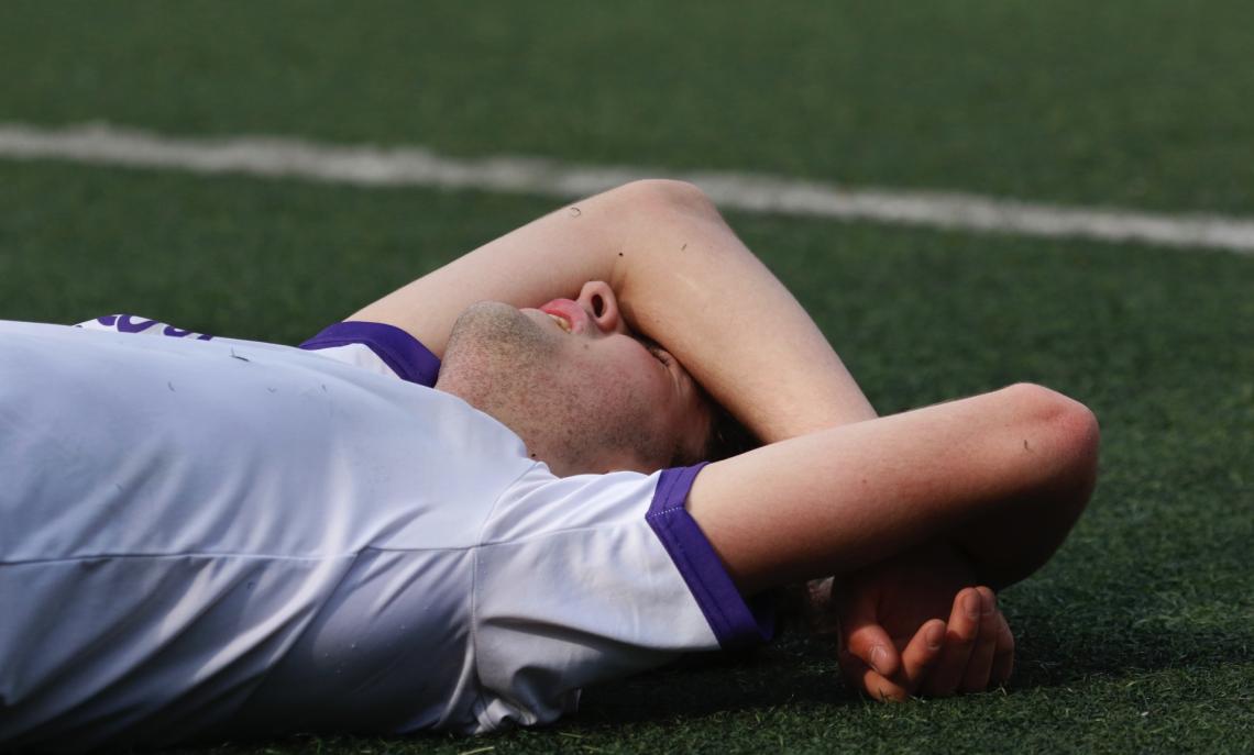 Infortuni nei giovani calciatori: ci si fa male di più in partita che in allenamento. Perchè e come prevenirli