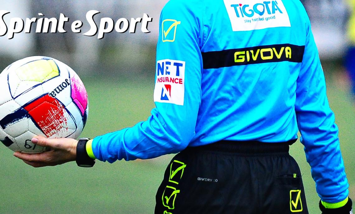 Arbitro tesserato per una delle due società, risultato annullato e partita da ripetere