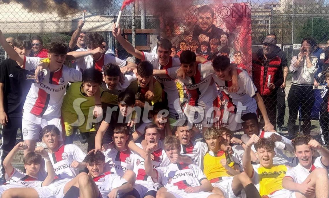 UNDER 15 PIEMONTE • La CBS festeggia la vittoria del Girone E alla fine della sifa vinta 4-1 con il Carrosio