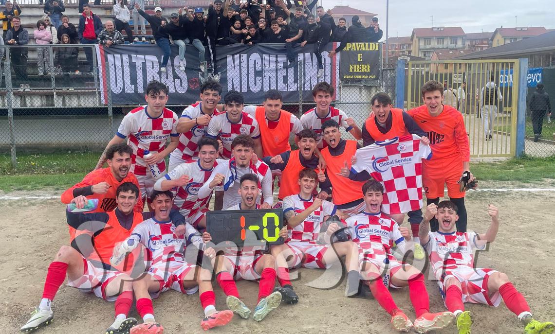 Prima Categoria Piemonte, N.Hesperia - Luserna 1-0, l'esultanza dei padroni di casa al termine della partita terminata 1-0 grazie alla rete di Gabriele Alberetto all'ultimo istante