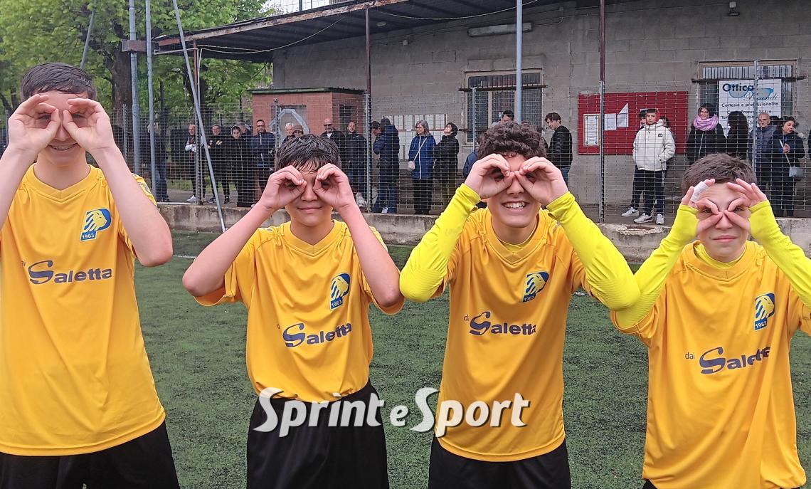 Under 14 Provinciali Torino Paradiso-Olympic Collegno 7-1: L'esultanza di Francesco Russo, Simone Cassano, Francesco Barone e Gabriele Marino