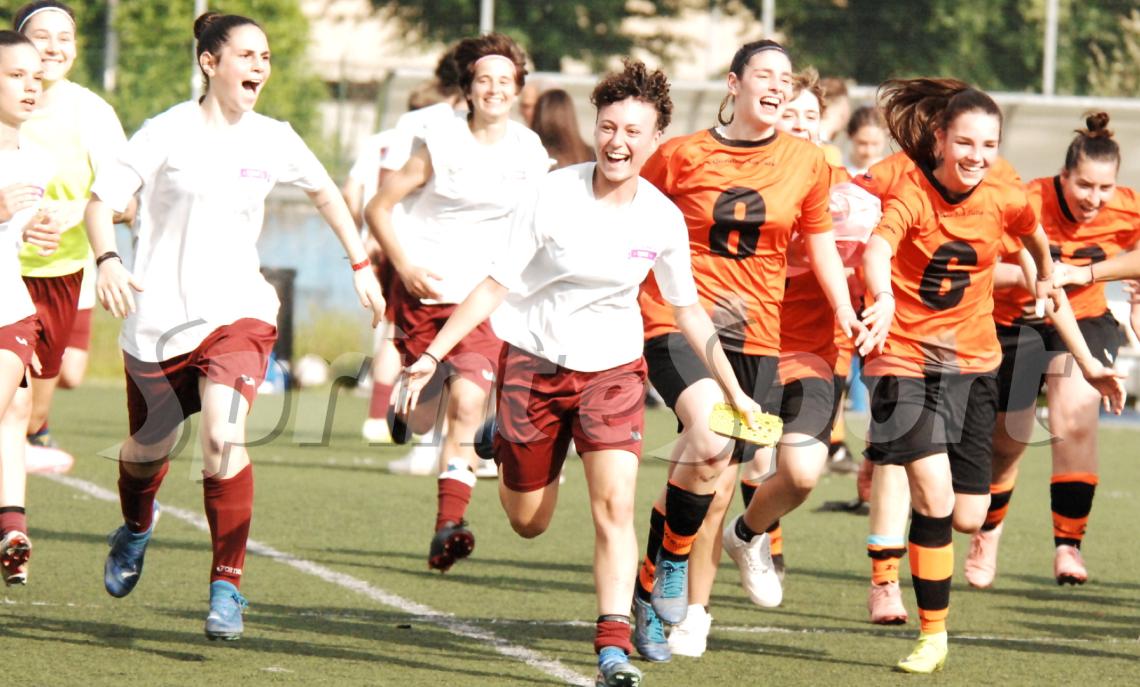 Promozione Femminile, Play Off: Accademia Torino-Gravellona San Pietro 0-1: l'esultanza finale delle squadre per la promozione in Eccellenza (foto Cassarà)