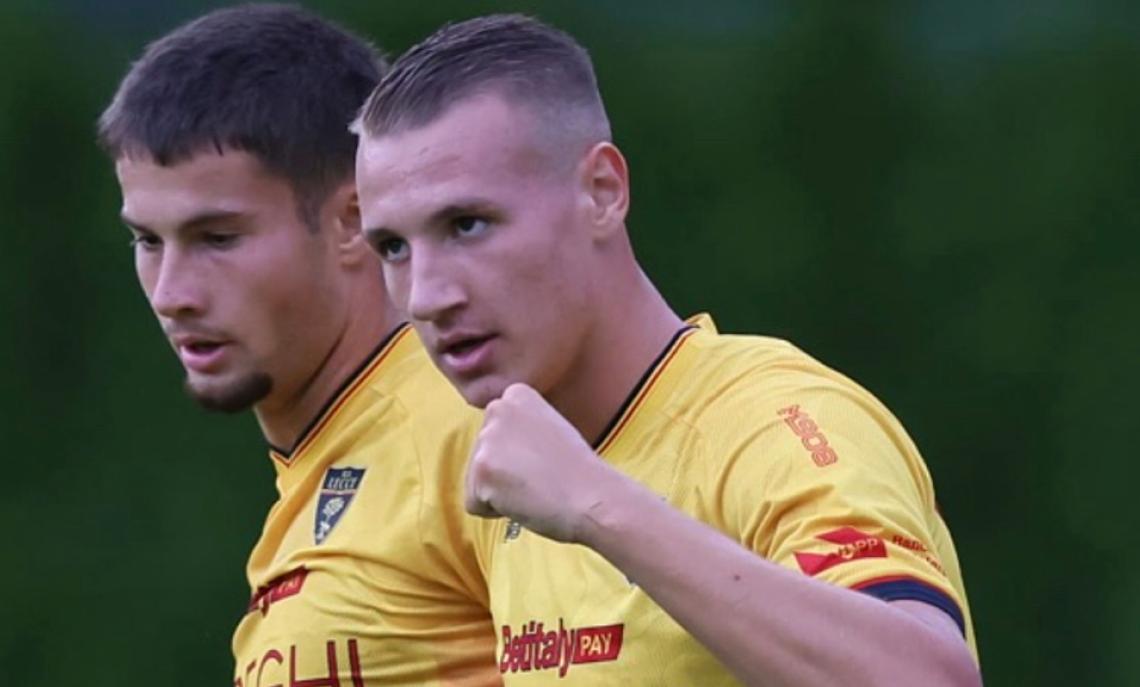 lecce batte lo spezia: camarda decisivo nel 2-1 estivo