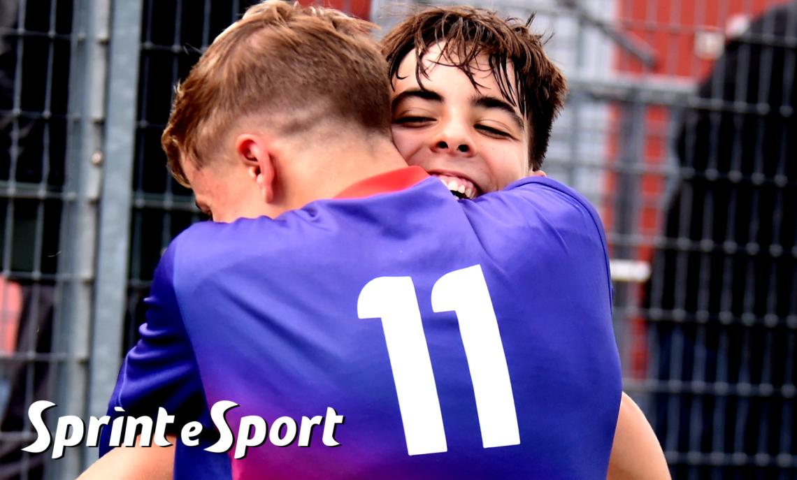 Under 16 Provinciali Torino, Girone C: Venaria-Druentina 1-2, l'abbraccio finale tra Christian Napoli e Paolo Boncristiano (foto Cassarà)
