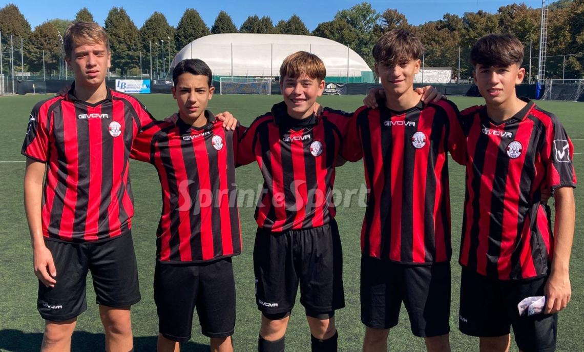 Pazienti ma indiavolati! I rossoneri conquistano con una goleada la prima vittoria casalinga in campionato