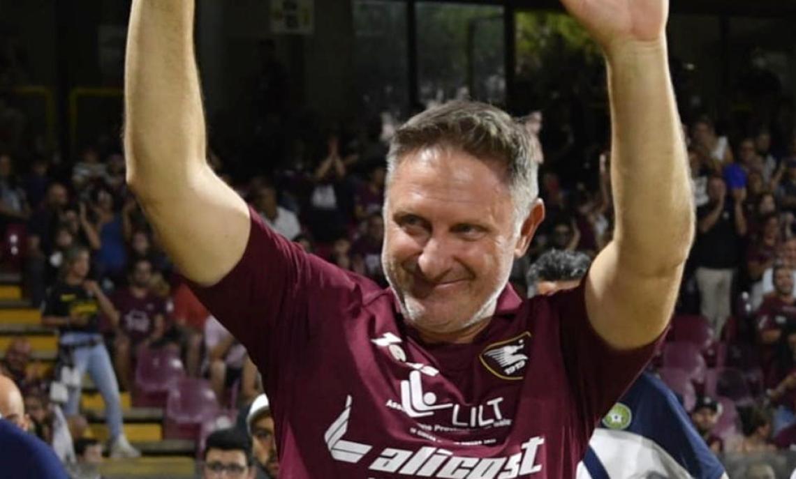 “Il re del taglio” che portò Salerno a riveder le stelle: addio a Carlo Ricchetti, 55 anni