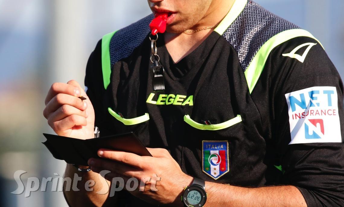 Arbitro afferrato, spinto e tentato di aggredire: maxi squalficia di 10 mesi per il dirigente