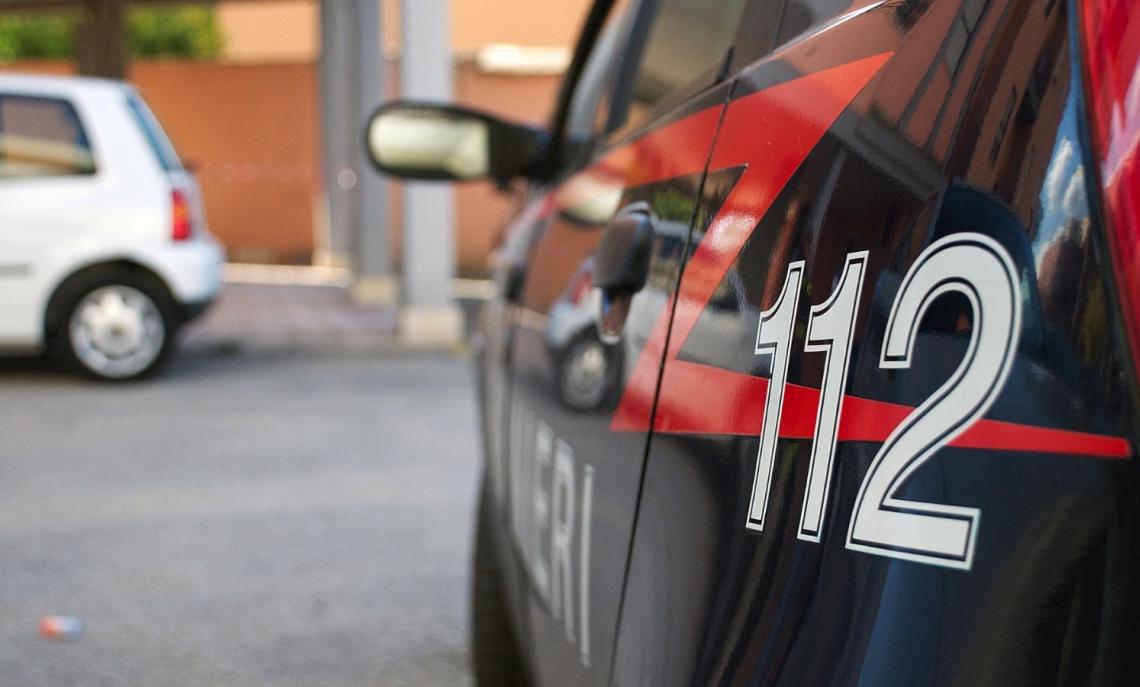 Il weekend finisce con i carabinieri al campo, il tecnico: «Hanno messo le mani addosso a mia moglie»