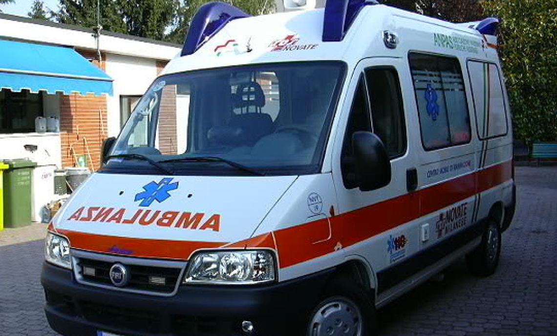 Attimi di paura per il classe 2006: ambulanza in campo dopo una gomitata ricevuta
