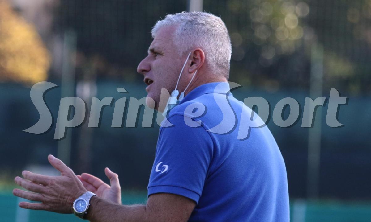 Dimissioni a ciel sereno e terzo allenatore incaricato: «Non ...