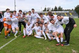 Scapinello alla Zidane: è festa grande Solbiatese