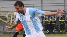 Dopo 359 partite e 70 gol tra C1 e C2 fa una scelta di cuore e torna a giocare nel proprio paese