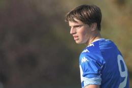 Auguri ad Alessandro Posniak, la stella del calcio bresciano che sta giocando una partita difficile