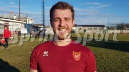 Assalto all'arma bianca fino al 97', il derby tra paesi divisi da 7 chilometri è scoppiettante