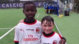 Sfodera una triplette e mantiene la sua squadra al comando