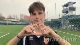 Una partita a senso unico si riaccende nel finale, poi il terzino sigilla la tripletta e regala tre punti