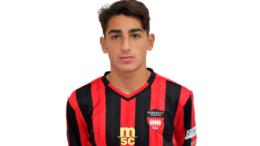 A soli 16 anni debutta in Serie C e sfiora subito il gol, è nata una stella