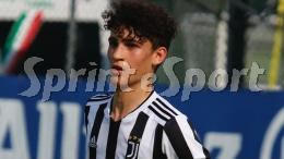La Juventus blinda il suo astro nascente classe 2006 con il primo contratto da Prof