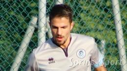 Il bomber è letale: segna due gol in 17 minuti e trascina la squadra verso i playoff