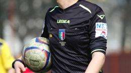 Sputa all'arbitro e viene squalificato per due anni: maxi sanzione per un 16enne