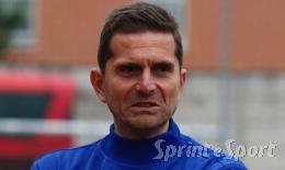 Dopo gli insulti alla moglie, sorella di Gigi Buffon, la contestazione e lo ‘storico’ ko per 6-1 il tecnico non lascia e tira dritto