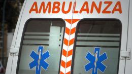 Paura allo stadio: crolla un cancello, uomo rimasto schiacciato trasportato in ospedale