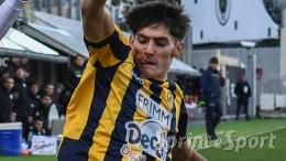 È il primo classe 2006 a segnare in Serie B e gioca già in Nazionale, ecco un vero asso che farà strada