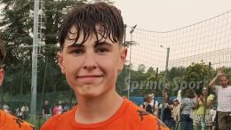 A 16 anni fa il suo esordio in prima categoria e contribuisce in soli 4 minuti al gol che chiude i conti