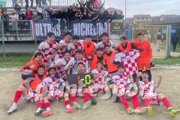 Il gol da centrocampo all'ultimo secondo regala il secondo posto alla squadra, clamoroso errore del numero 1 biancoblu