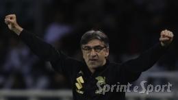 15 sconfitte nelle sue ultime 20 partite da allenatore ma il top club gli affida la panchina
