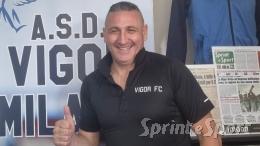 Vince due titoli, poi l'esonero: due mesi dopo firma con la società prodigio della Lombardia