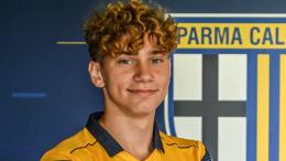 Il 19enne polacco scrive la storia della neopromossa: gol all'incrocio e prima vittoria in categoria
