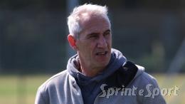 Dopo cinque sconfitte consecutive e un avvio difficile, cambia la guida tecnica della squadra