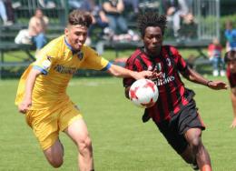 Colombo show, il Milan batte il Frosinone e passa al 2° turno playoff