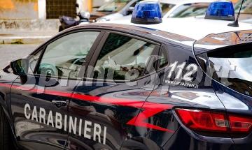 Aggredisce arbitro, spettatore e carabinieri per un 'giallo': arrestato davanti al figlio