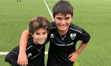 La prima di campionato è una fiera del gol: vittoria con cinque marcatori diversi.