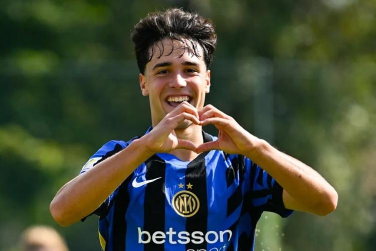 Juve Stabia, domani ci sarà l’ufficialità del talento dell’Inter De Pieri. A breve in arrivo altri rinforzi