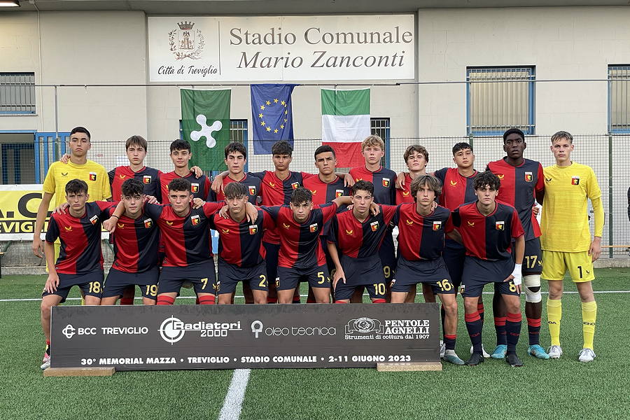 I grifoni al completo in maglia rossoblù.