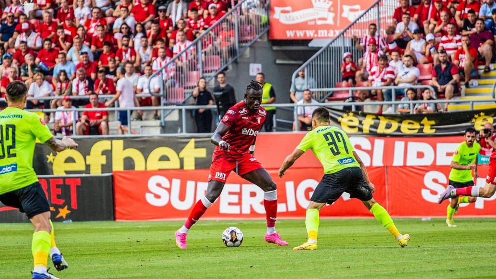 Godberg in azione con la maglia dell'UTA Arad