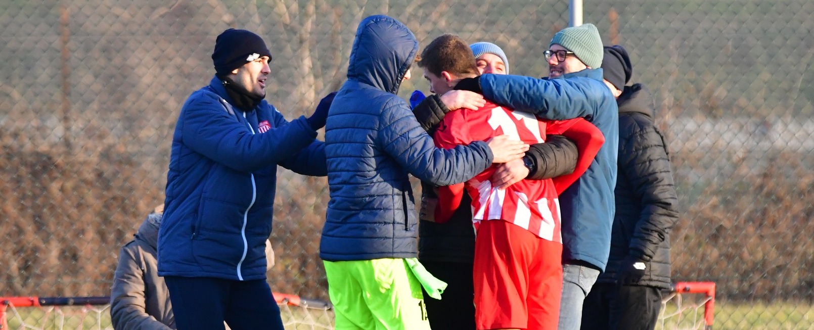 L'esultanza di Andrea Marzucca dopo il gol del pareggio
