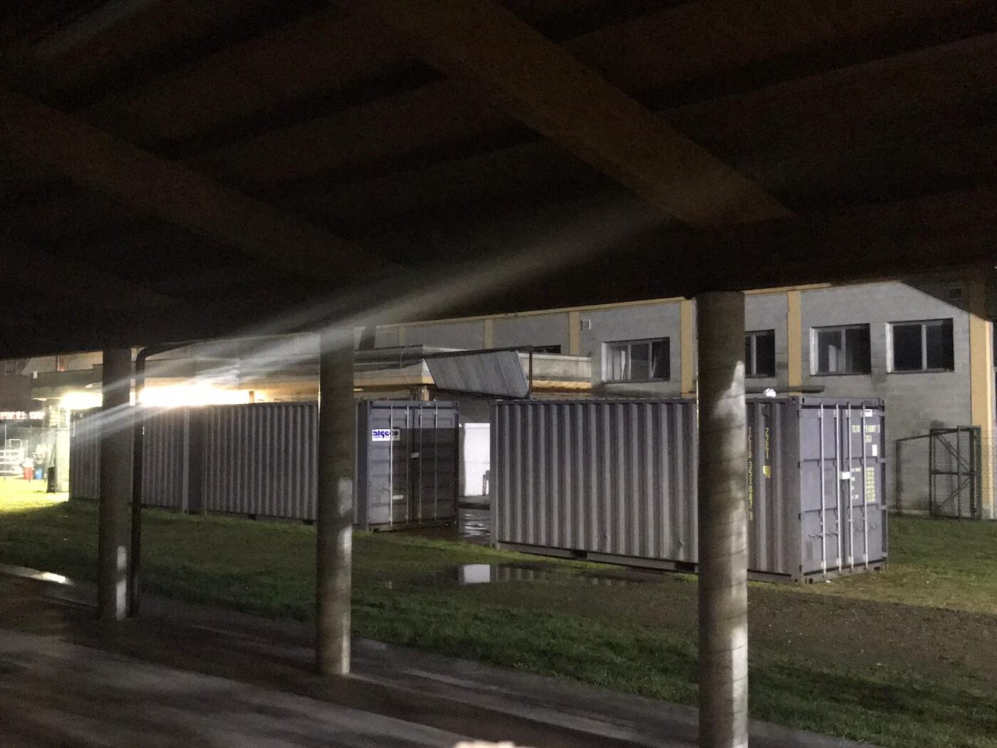 I container disposti dal comune di Arluno dove lasciare il materiale